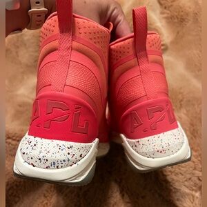 APL Women's | TechLoom Defender | Fire Coral | Size 9